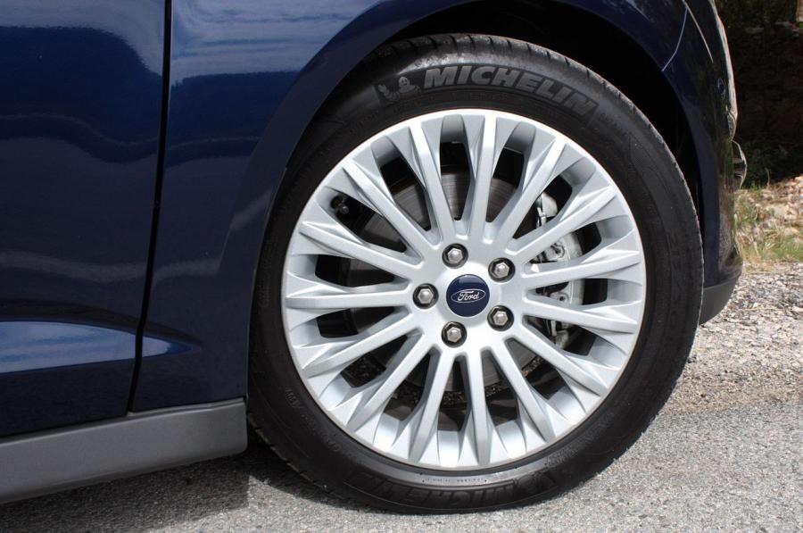  Ford Grand C-Max 2012 года  (фото 42 из 50)